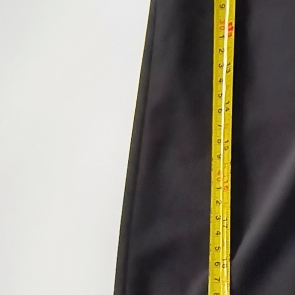 Athleta Black Brooklyn Mid Rise Wrinkle Resistant Ankle Jogger Breathable Pant 6 - Picture 9 of 12